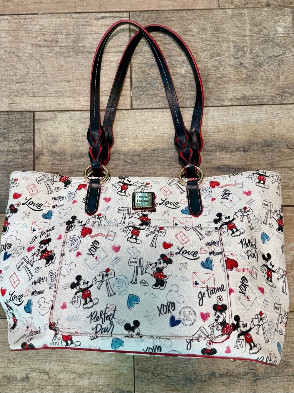 Dooney & Bourke Disney Minnie Mickey Mouse Tote Valentines Day Love Mail Xoxo 💋 - Picture 1 of 10